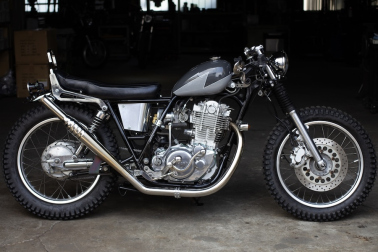 YAMAHA SR400 新規製作コンプリートカスタム車