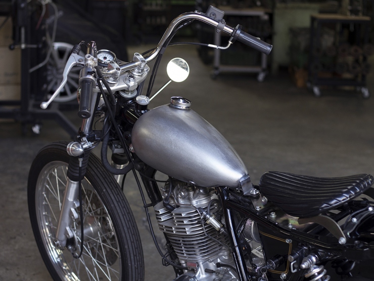 SR400/500用 マスタングタンクキット ローマウント「MOTOR ROCK」